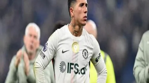 西蒙斯背伤全愈，备战训练营无后顾之忧